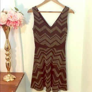 Bebop Sleeveless Chevron Dress Black Gold Small